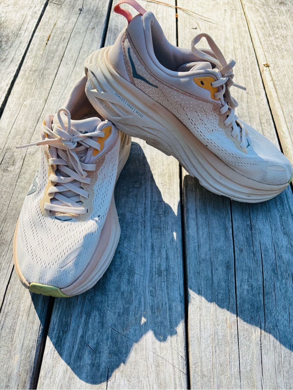 Hoka One One Bondi 8 Women's cream vanilla Running Shoes with Navy Logo size 7B - Picture 13 of 13